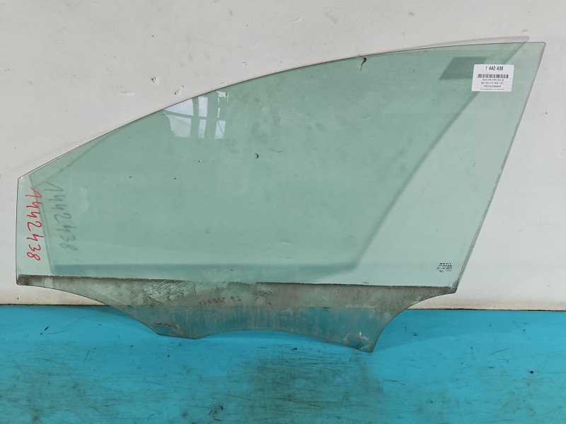 Szyba drzwi przód lewa Seat Ibiza IV 6J HB