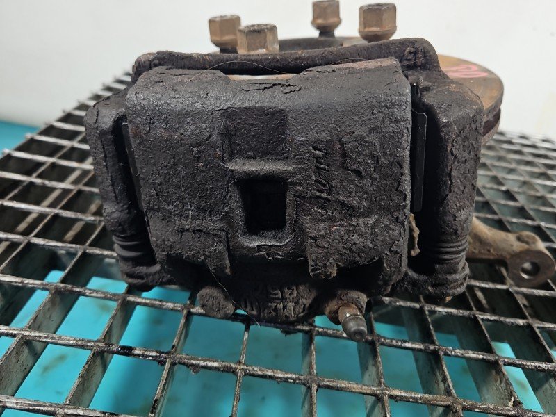 Zacisk przód prawy Honda Jazz II 1.3 16V (L13A1)