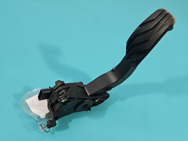 Pedał gazu potencjometr Dacia Duster III 2024- 1.2 TCe 180108467R-B, 6PV012902-03, 180108467R