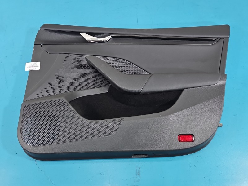 Tapicerka drzwi przód prawa boczek Skoda Octavia IV