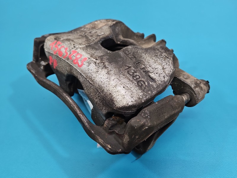 Zacisk przód prawy Skoda Superb IV 2.0 TDI (DXPA)