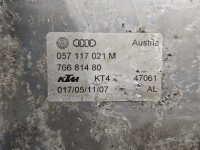 Chłodnica oleju AUDI Q7 I 4L 057117021M 4.2 TDI