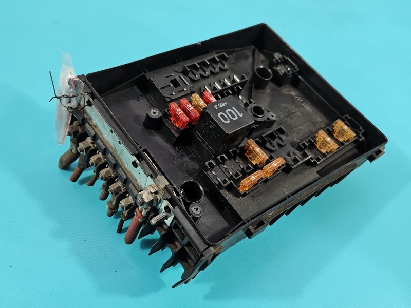 Skrzynka bezpieczników Vw Tiguan I 07- 094512637-E, 1K0937810C