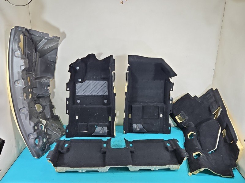 Wykładzina Peugeot 3008 II 98176588ZD, 98114546ZD, 9810686980