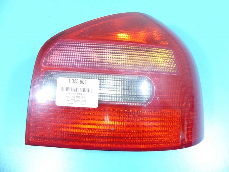 Lampa tył prawa Audi A3 8L HB