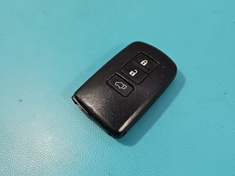 PILOT KLUCZYK KEYLESS Toyota Rav4 IV MR6903