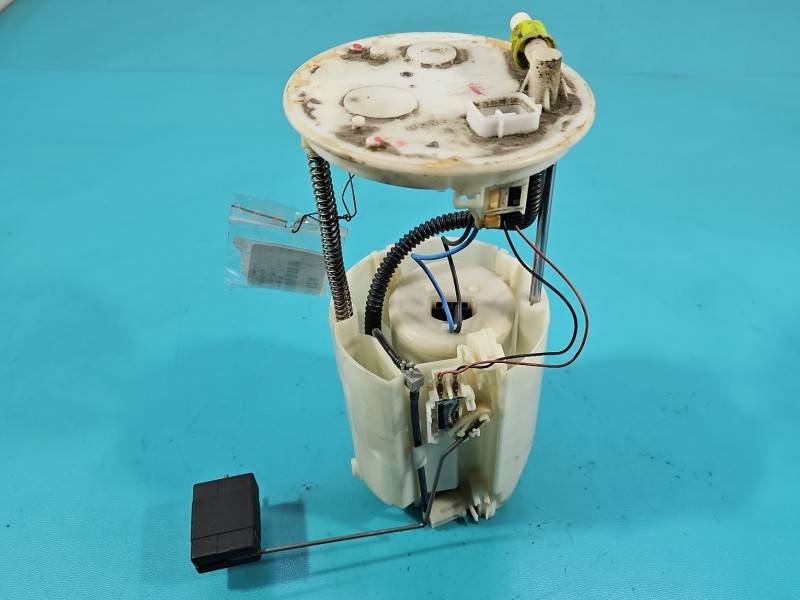 pompka Pompa paliwa Suzuki Sx4 I 06- 2.0 16v 15100-80J00 Suzuki