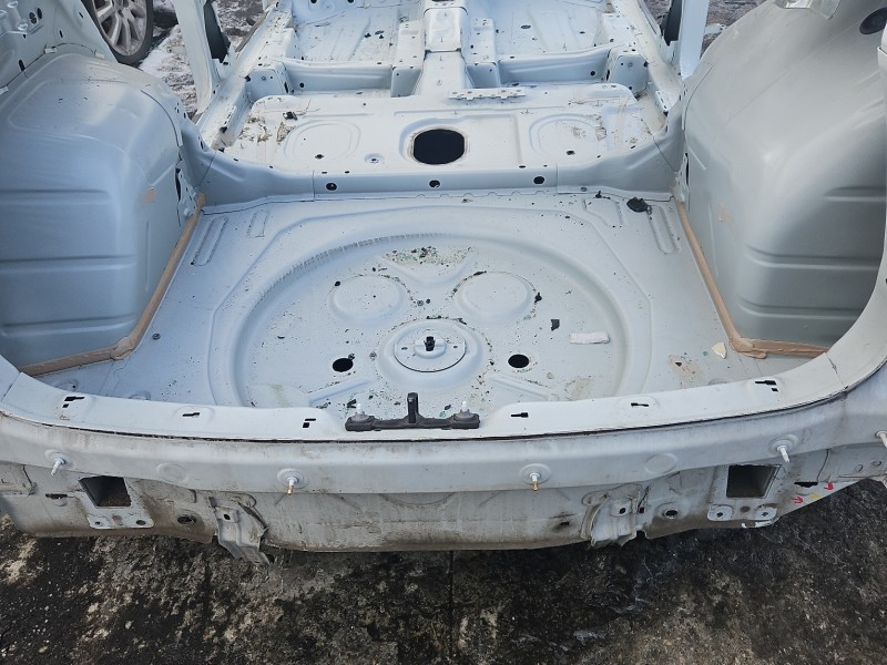 Pas tylny podłoga wanna bagażnika Vw Tiguan II 16- HB