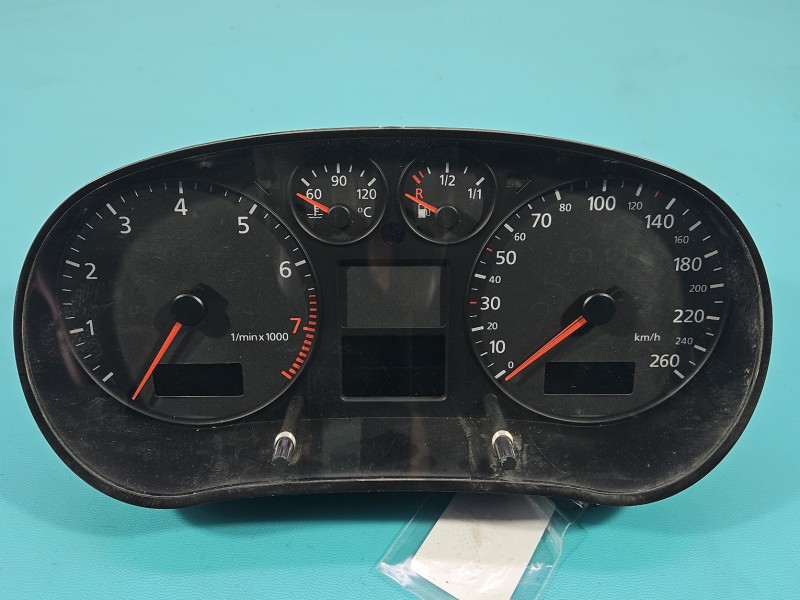 Licznik Audi A3 8L 8L0920900F 1.6 sr EUROPA