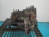 Skrzynia biegów 979897 Hyundai Trajet 2.0 16V