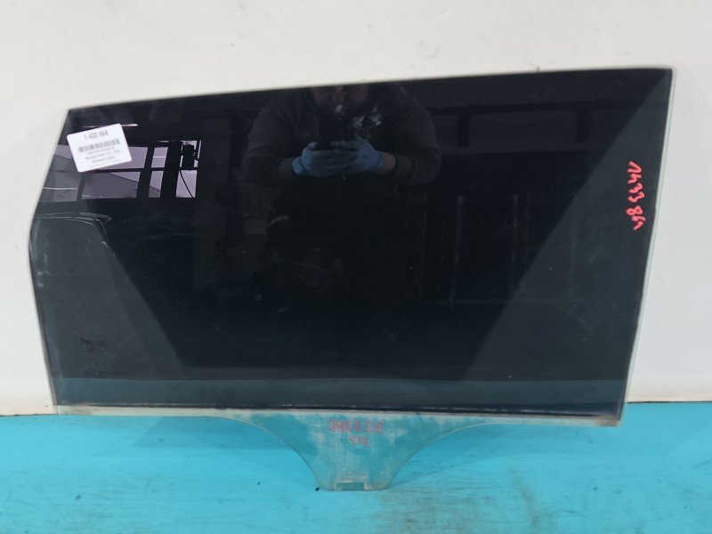 Szyba drzwi tył prawa Mercedes W246 HB Szyba drzwi tył prawa Mercedes W246 HB