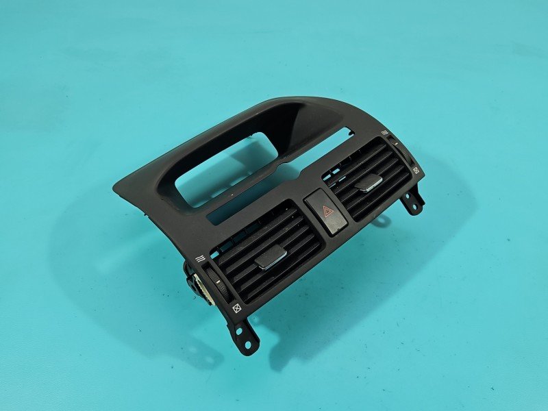 Kratka nawiewu środkowa Toyota Avensis II T25 EUROPA