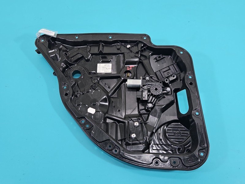 Podnośnik tył lewy Mercedes W205 A2057300179 sedan Podnośnik tył lewy Mercedes W205 A2057300179 sedan