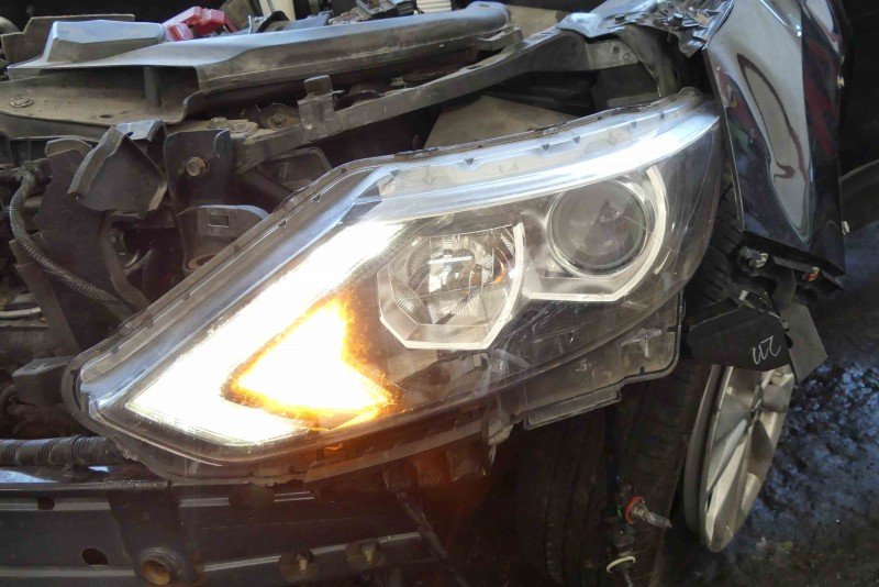 Reflektor lewy lampa przód Nissan Qashqai II J11 13-21 EUROPA