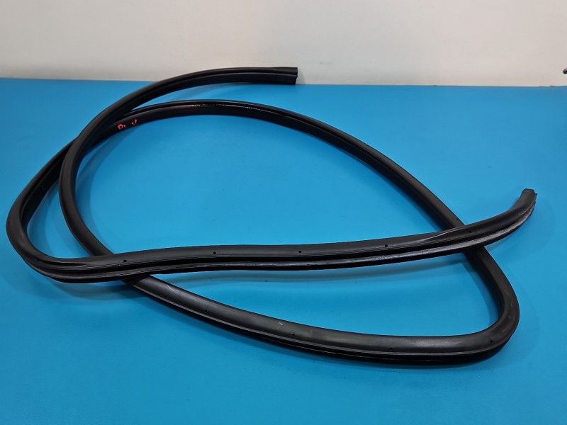 Uszczelka drzwi przód lewa Subaru Forester IV SJ 12-18