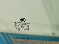 Szyba drzwi przód prawa Skoda Octavia III kombi