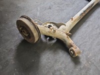 Tylna belka oś tył Toyota Yaris II 1.0 vvti