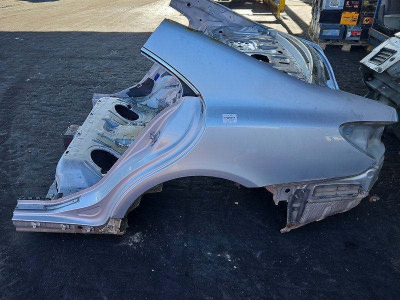Błotnik tył lewy Mercedes CLS II C218 W218 218 ćwiartka srebrny 775 Błotnik tył lewy Mercedes CLS II C218 W218 218 ćwiartka srebrny 775