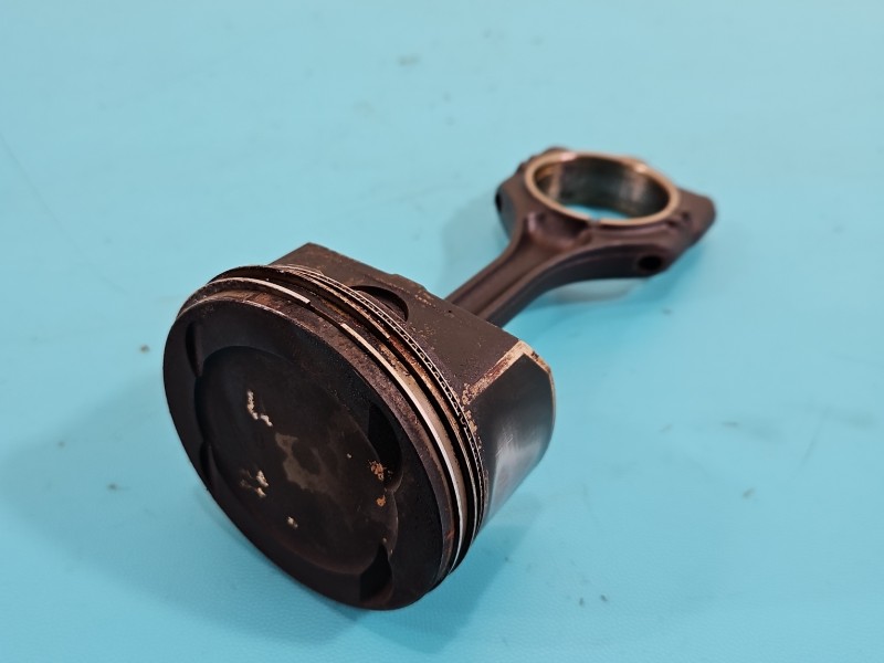 Tłok Jeep Patriot 06-17 2.4 16V 175KM