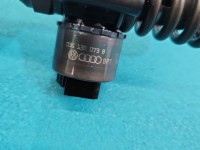 testowany Pompowtryskiwacz 2.0 tdi 0414720403, 03G130073B