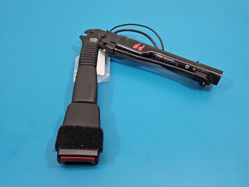 Pas bezpieczeństwa przód prawy pasażera bmw F30 7259388