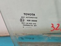 Szyba drzwi przód prawa Toyota Auris II HB