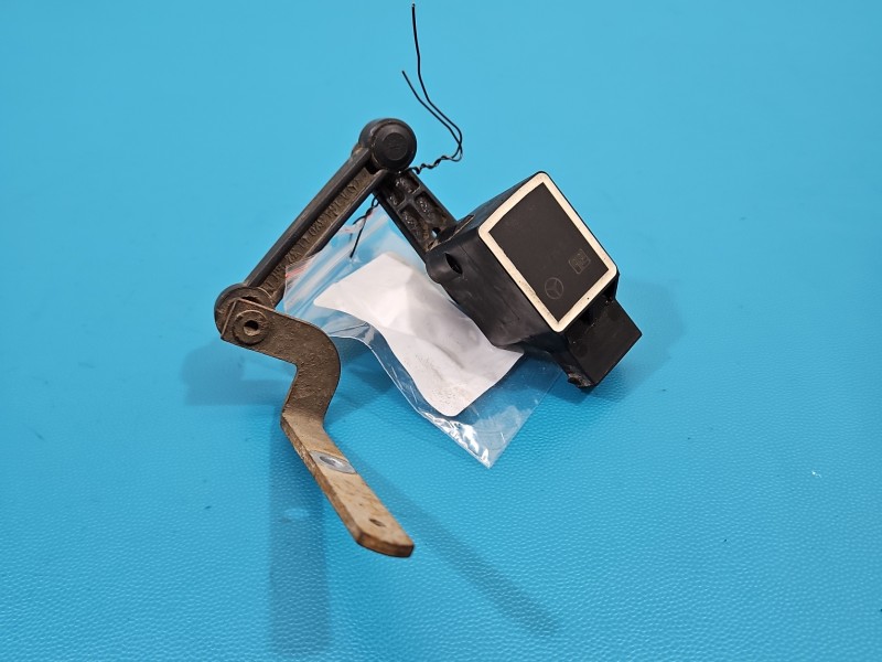 Czujnik poziomowania xenon Mercedes ML W164 A0105427717