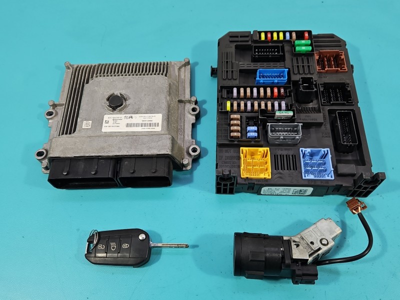 Komputer Sterownik silnika 9829728480, 9815023380 Peugeot 308 II T9 1.2 12V