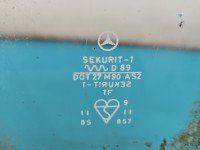 Szyba drzwi przód prawa Mercedes 123 sedan
