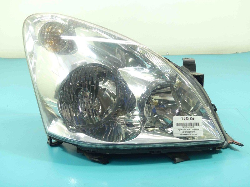 Reflektor prawy lampa przód Toyota Corolla Verso II EUROPA