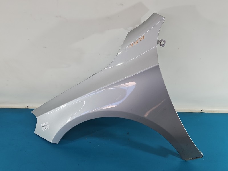 Błotnik przód lewy MERCEDES W176 POLAR SILVER - METALLIC PAINT (761U)