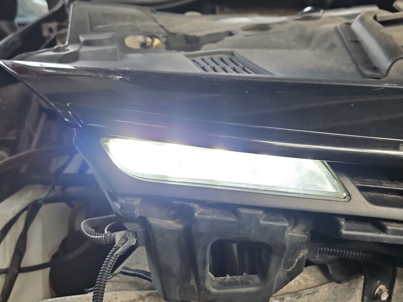 Światło jazdy dziennej prawe Renault Clio IV 12-20 89208541, 266000411R