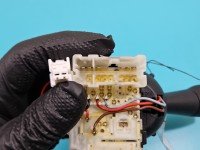 Przełącznik kierunkowskazów świateł Renault Captur I 255674581R