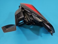 Lampa tył lewa błotnika Peugeot 5008 II 17-24 HB EUROPA 9811028080