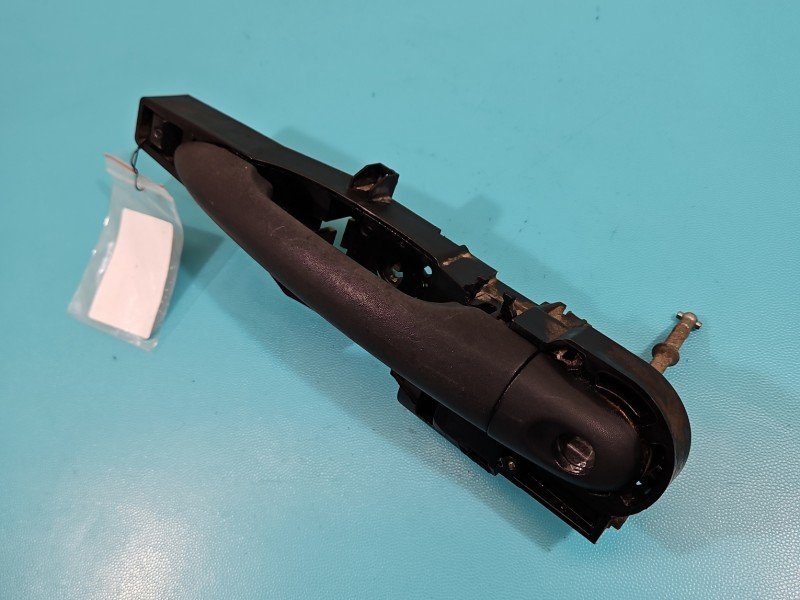 Klamka przód lewa zewnętrzna Renault Kangoo II 8200497521