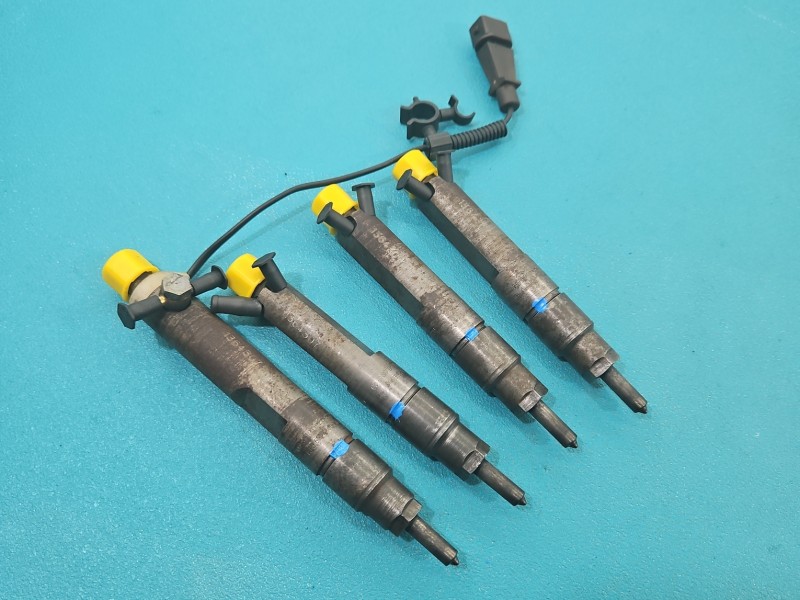 Wtryskiwacz Vw Golf IV 028130202Q, 0432193694 1.9 tdi