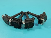 Cewka zapłonowa Audi A8 D2 058905105 4.2 V8 Producent części: Audi, Europejska, 4szt. Uszkodzona osłona gumowa