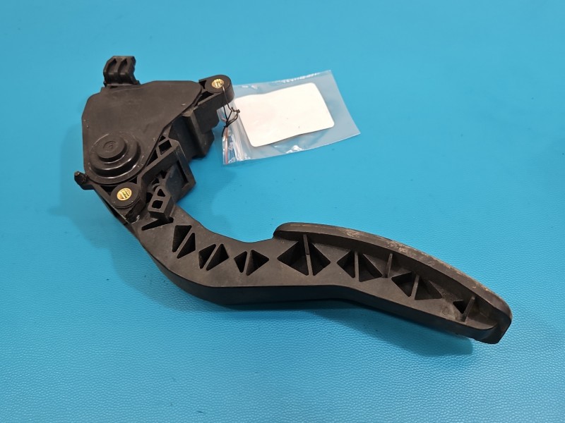 Pedał gazu potencjometr Renault Megane III 180020022R 1.5 dci