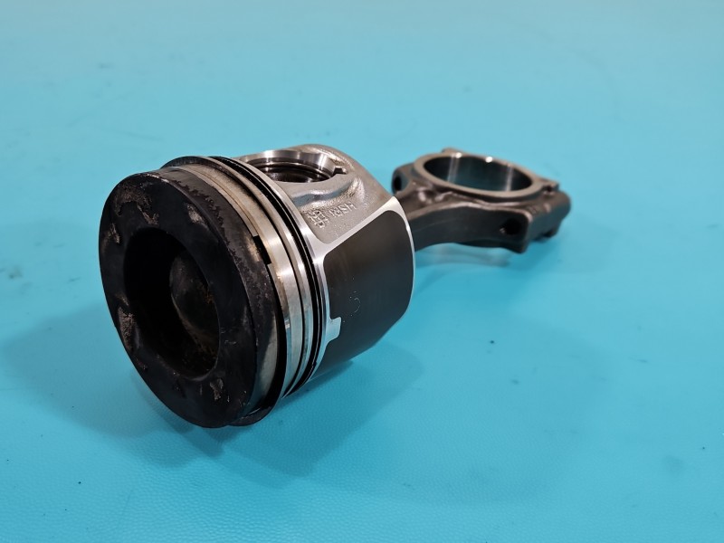 Tłok Nissan Qashqai II J11 13-21 1.6 dci (R9MA410) 131KM