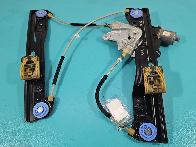 Podnośnik przód prawy Opel Insignia A Producent części: OPEL, 7pin 5d kombi Podnośnik przód prawy Opel Insignia A Producent części: OPEL, 7pin 5d kombi