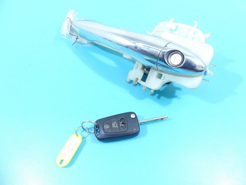 Klamka przód lewa zewnętrzna Kia Sportage III 10-15