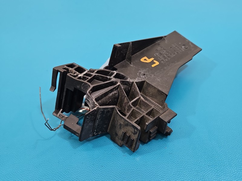 Mocowanie Europejska, zamka drzwi przód lewych uchwyt A2137230300 Mercedes W213