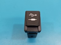 Gniazdo USB Toyota Corolla E16 E18 13- 86190-0D030