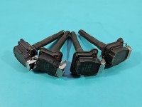 Cewka zapłonowa Audi A8 D2 058905105 3.7 V8 Producent części: Audi, 4 sztuki, komplet, uszkodzona osłona gumowa