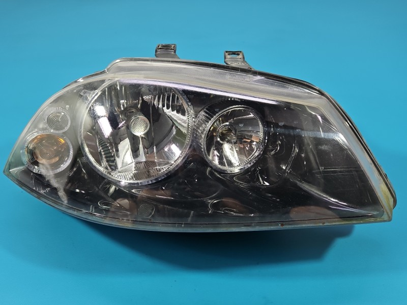 Reflektor prawy lampa przód Seat Ibiza III 6L EUROPA