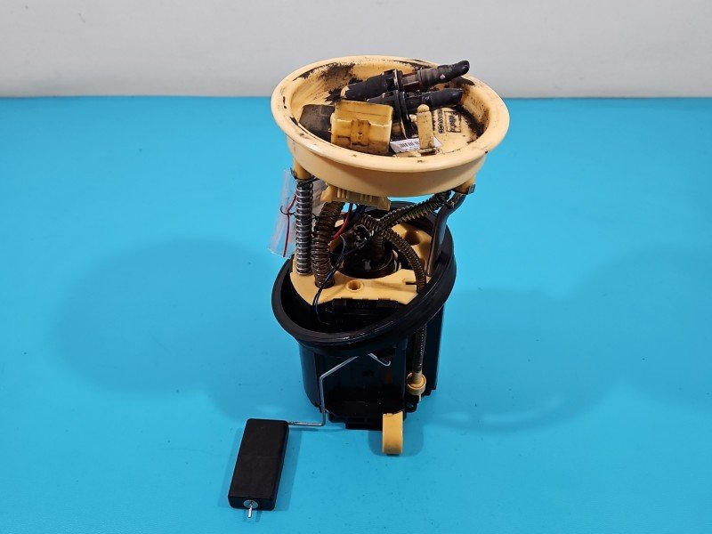 pompka Pompa paliwa Volvo XC60 I 08- 2.4 D5 31274923 Producent części: Volvo, Diesel, 5pin, NUMER SŁABO CZYTELNY 31274923 pompka Pompa paliwa Volvo XC60 I 08- 2.4 D5 31274923 Producent części: Volvo, Diesel, 5pin, NUMER SŁABO CZYTELNY 31274923