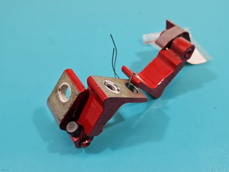 Zawias drzwi tył lewy Seat Ibiza V KJ 6F Zawias drzwi tył lewy Seat Ibiza V KJ 6F