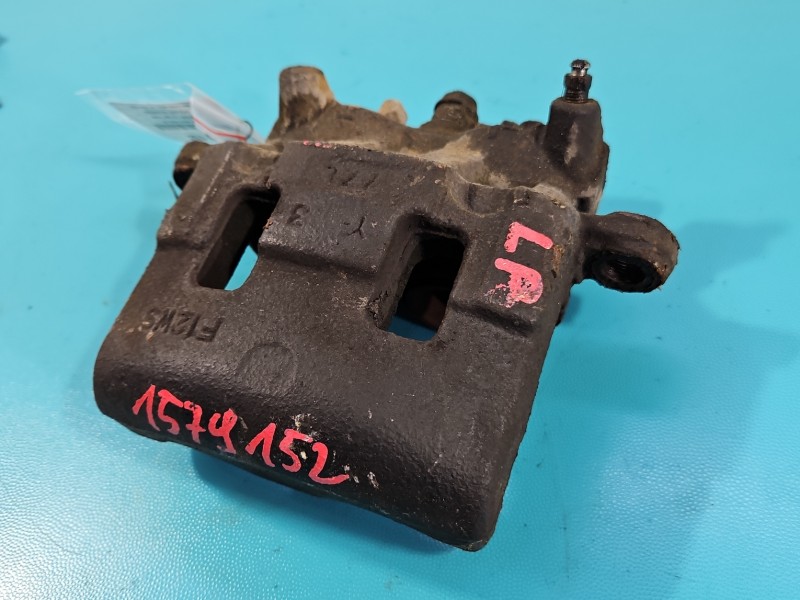 Zacisk przód lewy Mitsubishi Eclipse Cross 1.5 T