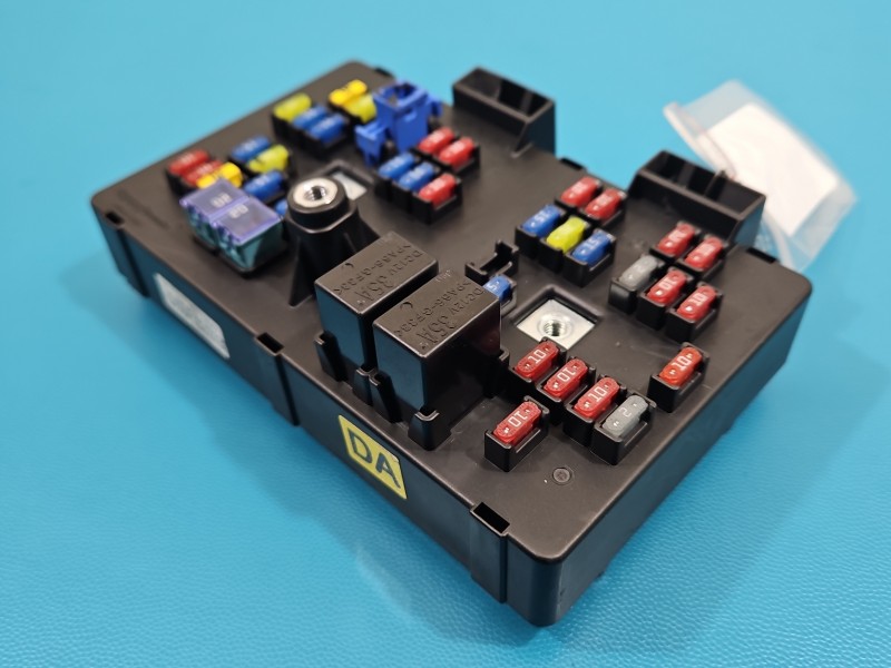 Skrzynka bezpieczników Opel Antara