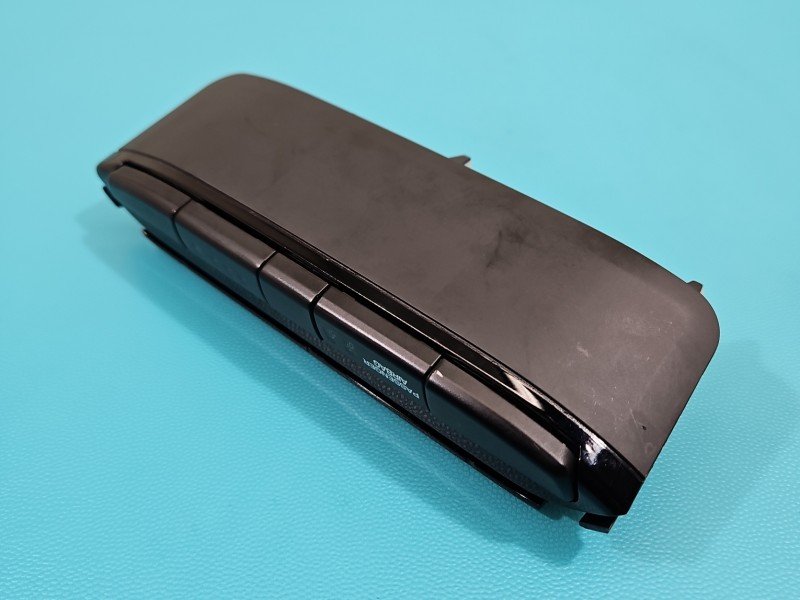 Wyświetlacz HYUNDAI i20 II 14-20 93700-C8030 monitor